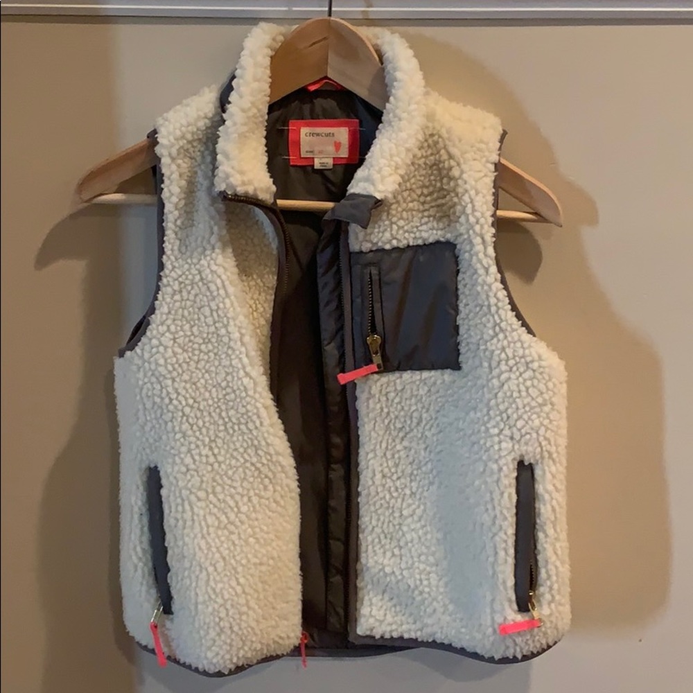 Crew cuts vest